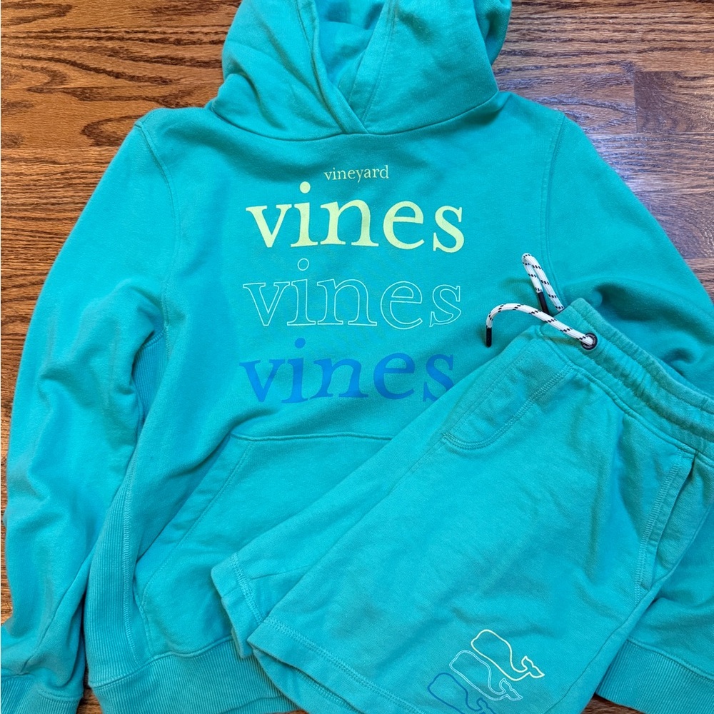Vineyard Vines Boys Green Hoodie and Short Set. Size medium